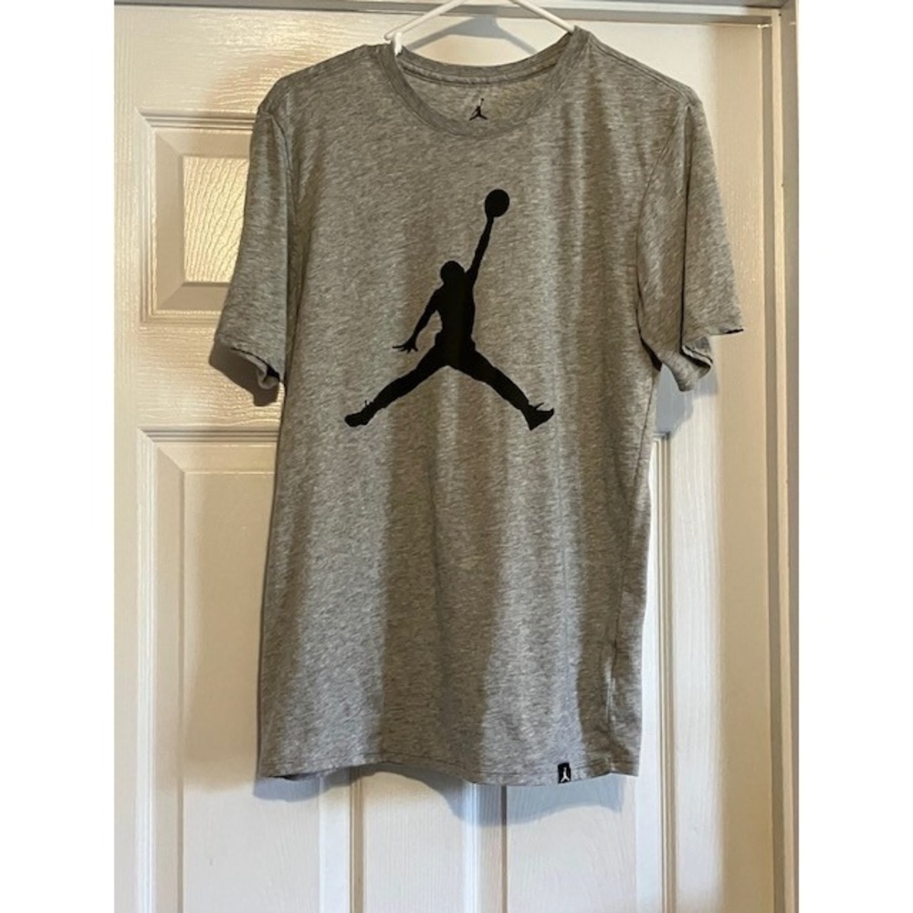 Nike Jordan Men's Graphic T shirt Grey Size Medium Jumpman Logo Gray Nike Shirt